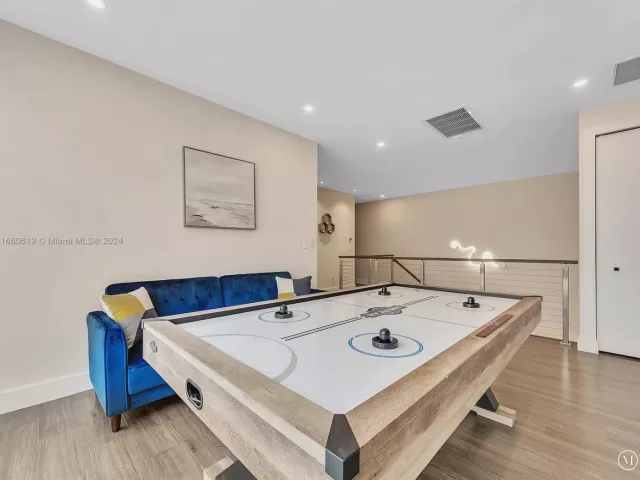 Продажа дома по адресу 1808 Coral Ridge Dr 1808 - фото 5569694