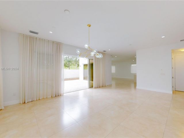 Продажа дома по адресу 9980 NW 74th Ter - фото 5587181