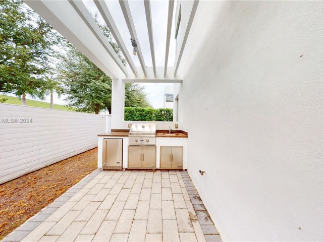 Продажа дома по адресу 9980 NW 74th Ter - фото 5587186