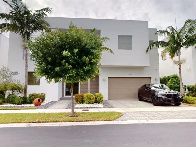 Продажа дома по адресу 9980 NW 74th Ter - фото 5587190