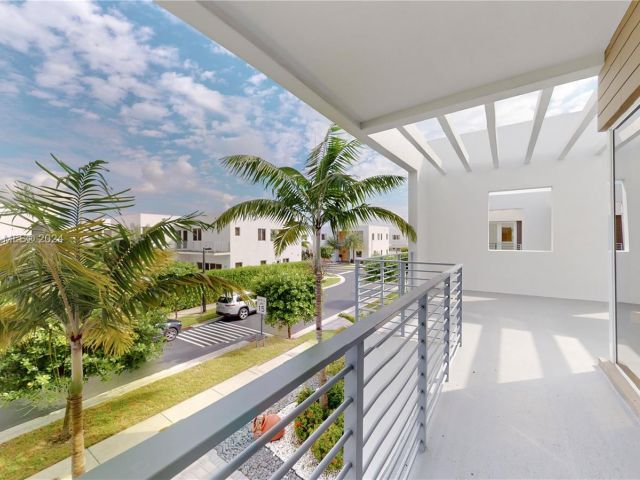 Продажа дома по адресу 9980 NW 74th Ter - фото 5587191