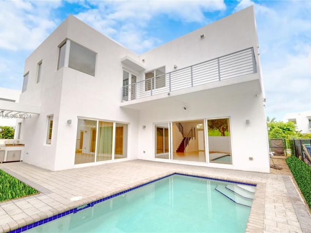 Продажа дома по адресу 9980 NW 74th Ter - фото 5587193