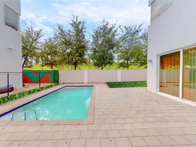 Продажа дома по адресу 9980 NW 74th Ter - фото 5587194