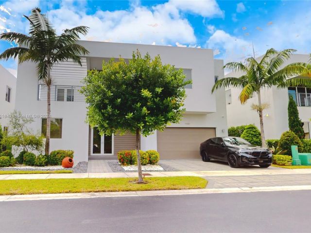 Продажа дома по адресу 9980 NW 74th Ter - фото 5587196