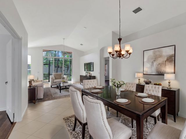 Продажа дома по адресу 6560 Hermosa Beach Lane - фото 5878130