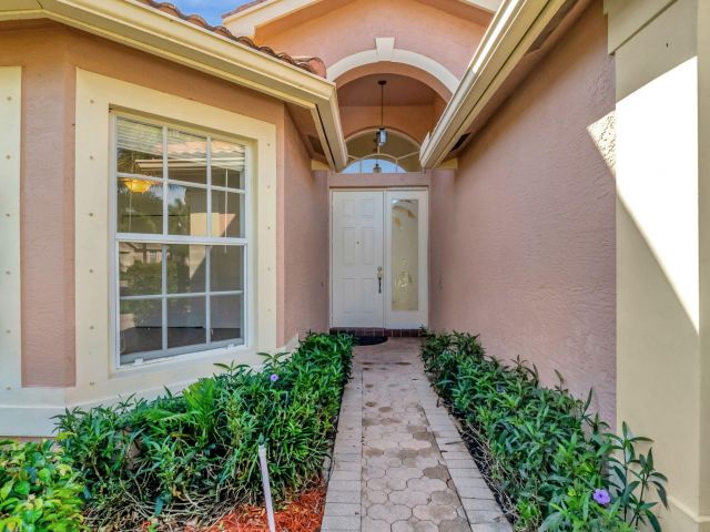 Продажа дома по адресу 6560 Hermosa Beach Lane - фото 5878133