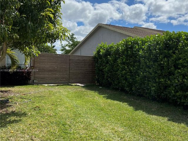 Продажа дома по адресу 3996 NW 1st Pl - фото 5730810