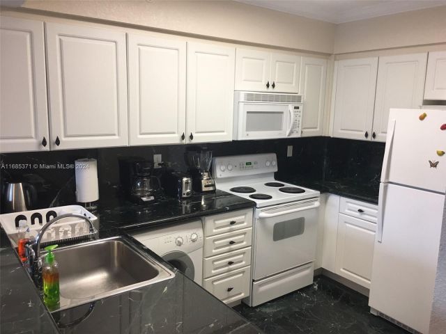 Квартира в аренду номерL11 (Available APRIL) - фото 7476929