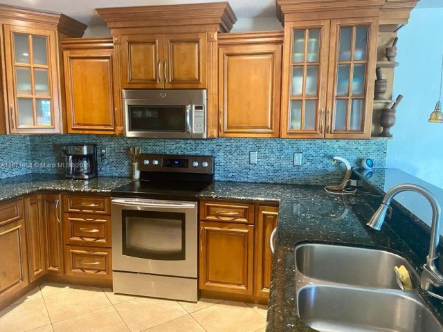 Продажа дома по адресу 4046 Eastridge Dr - фото 5571518