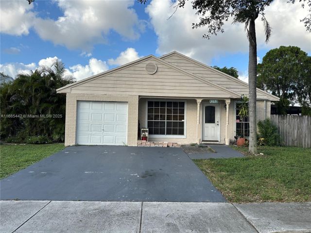 Продажа дома по адресу 8615 SW 15th St - фото 5549355