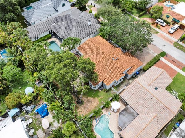 Продажа дома по адресу 805 SE 10th St - фото 5890643