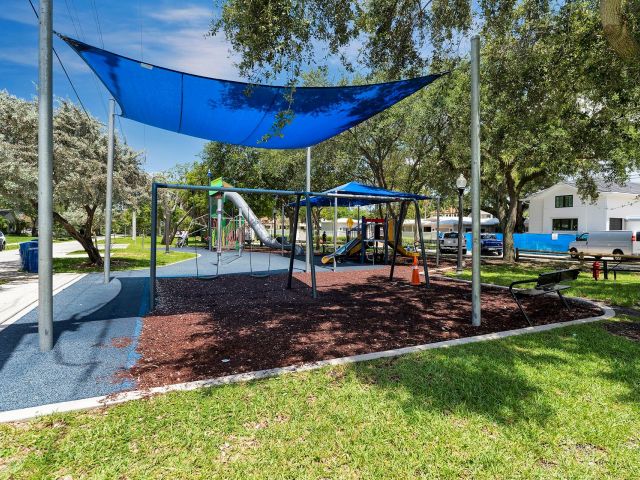 Продажа дома по адресу 805 SE 10th St - фото 5890645