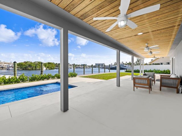 Продажа дома по адресу 2171 SW 23rd Ave - фото 6123354