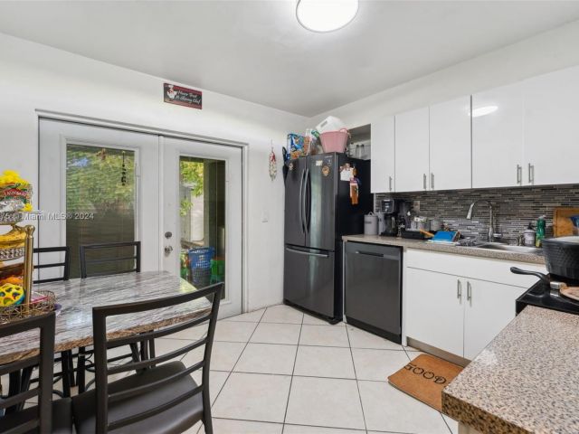 Продажа дома по адресу  - фото 6036246