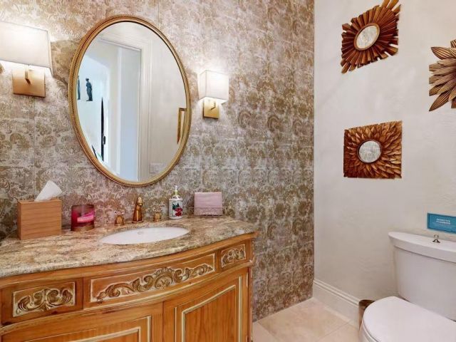 Продажа дома по адресу 3030 NE 45th St - фото 6280936