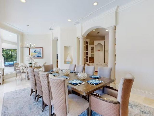 Продажа дома по адресу 3030 NE 45th St - фото 6280942