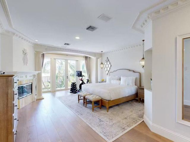 Продажа дома по адресу 3030 NE 45th St - фото 6280950