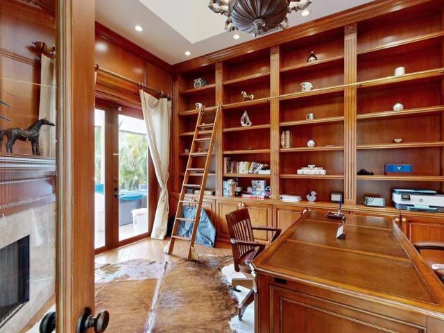 Продажа дома по адресу 3030 NE 45th St - фото 6280951