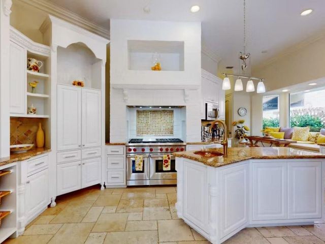 Продажа дома по адресу 3030 NE 45th St - фото 6280952