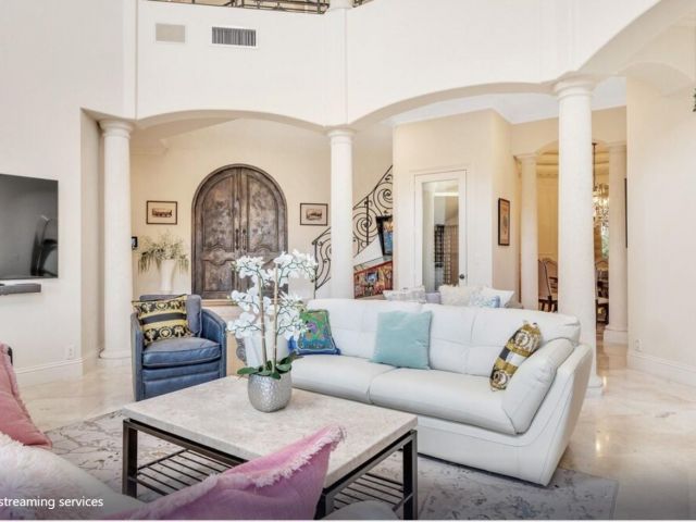 Продажа дома по адресу 3030 NE 45th St - фото 6280953