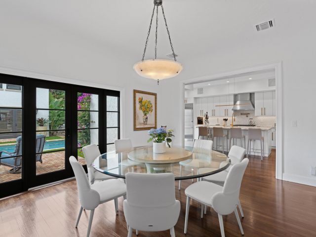 Продажа дома по адресу 112 Roosevelt Place - фото 6732482