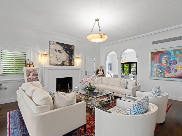 Продажа дома по адресу 112 Roosevelt Place - фото 6732485