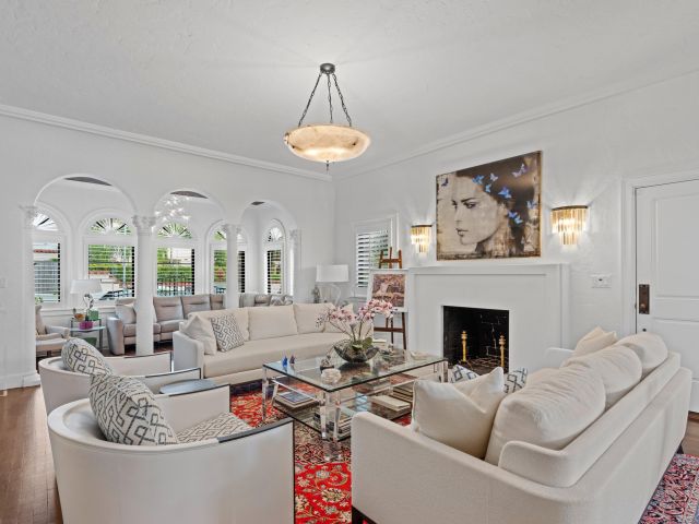 Продажа дома по адресу 112 Roosevelt Place - фото 6732487