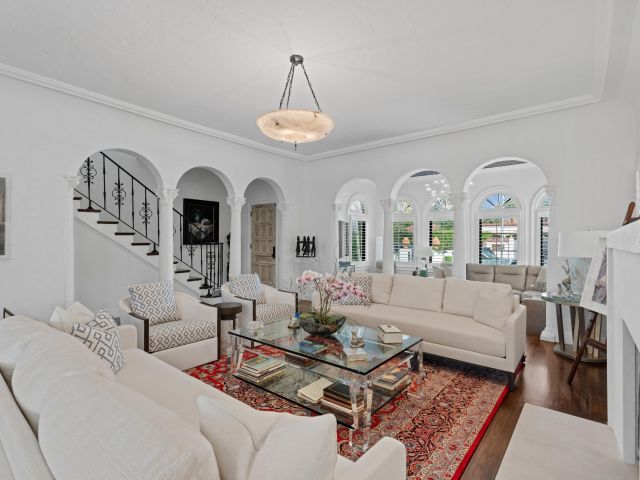 Продажа дома по адресу 112 Roosevelt Place - фото 6732488