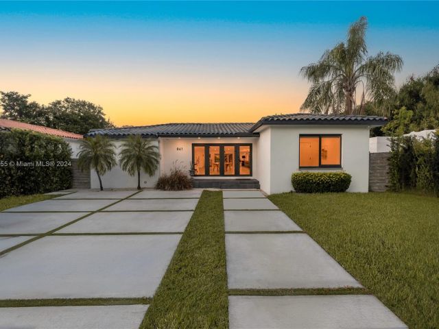 Продажа дома по адресу 861 NE 82nd St - фото 5709425