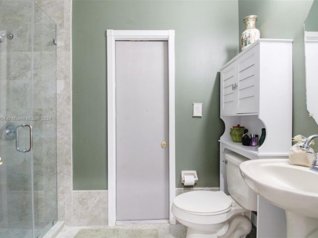 Продажа дома по адресу 6641 SW 166th Ct - фото 5792827