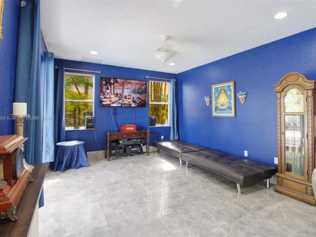 Продажа дома по адресу 6641 SW 166th Ct - фото 5792835