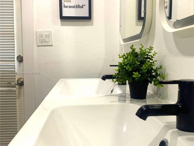 Продажа дома по адресу 10825 Peachtree Dr - фото 6088191