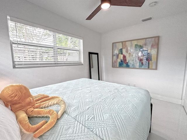 Продажа дома по адресу 2749 NW 9th Ave - фото 6254805