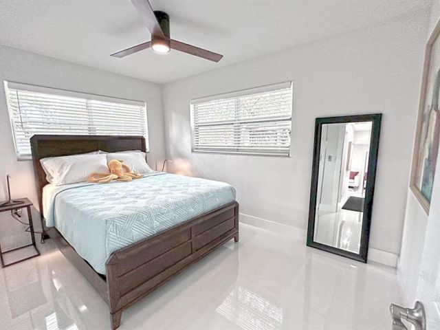 Продажа дома по адресу 2749 NW 9th Ave - фото 6254806