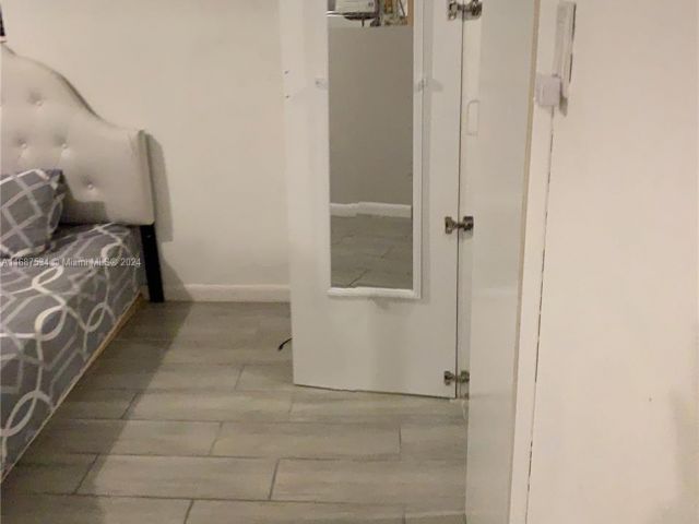 Продажа дома по адресу 815 NE 178th Ter - фото 5985564