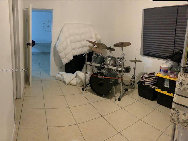 Продажа дома по адресу 815 NE 178th Ter - фото 5985567