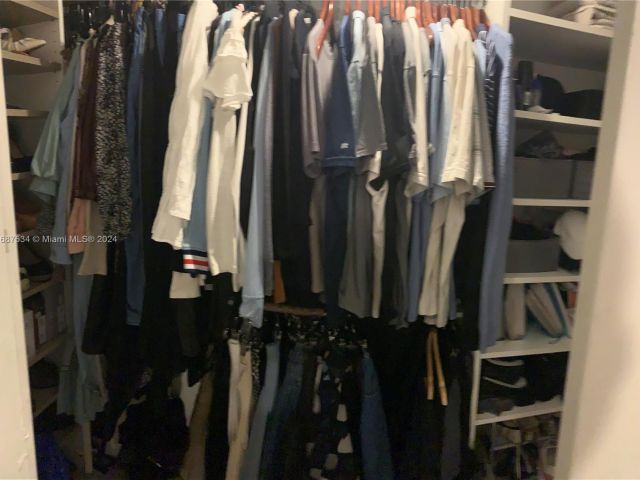 Продажа дома по адресу 815 NE 178th Ter - фото 5985568