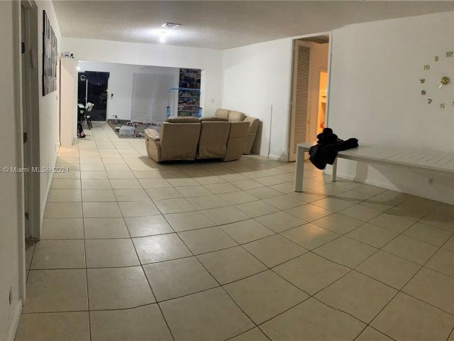 Продажа дома по адресу 815 NE 178th Ter - фото 5985575