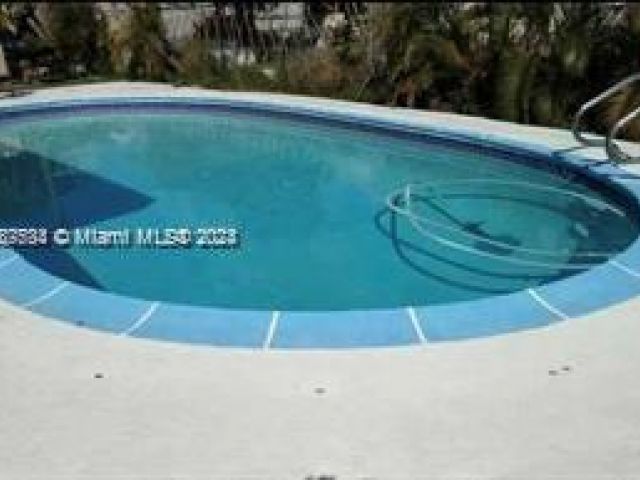 Продажа дома по адресу 815 NE 178th Ter - фото 5985581