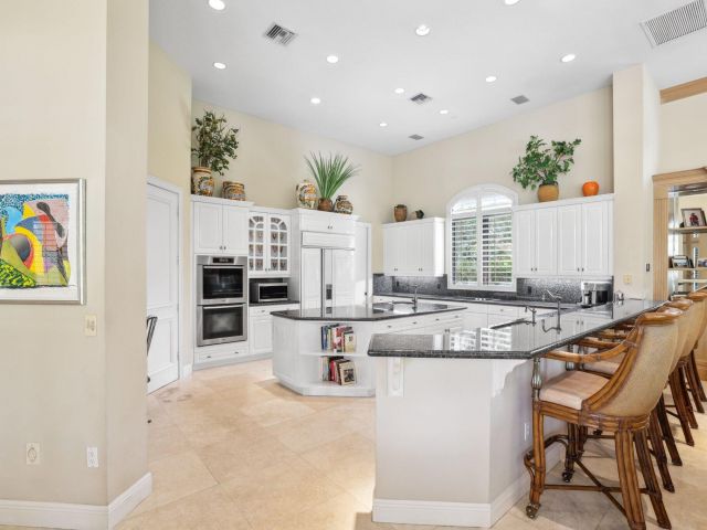 Продажа дома по адресу 18800 Long Lake Drive - фото 5942992