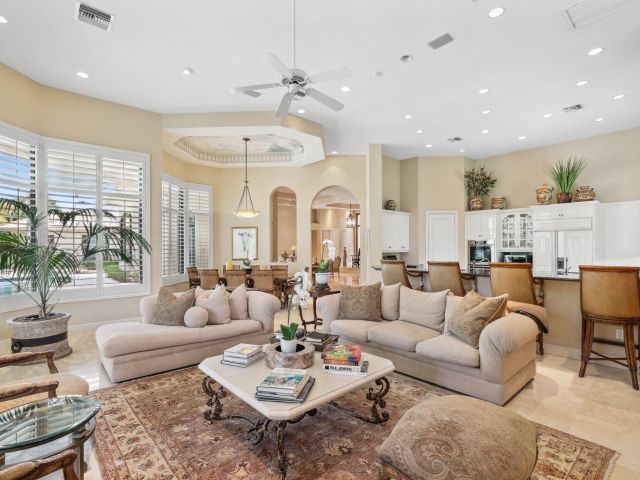 Продажа дома по адресу 18800 Long Lake Drive - фото 5942993