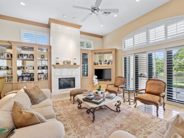 Продажа дома по адресу 18800 Long Lake Drive - фото 5942995