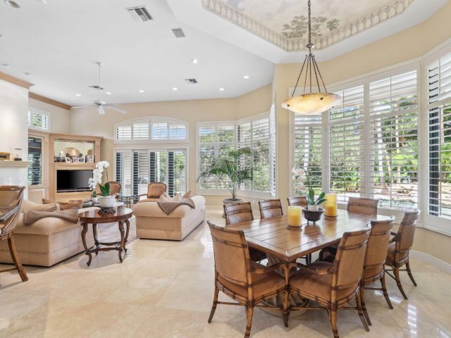 Продажа дома по адресу 18800 Long Lake Drive - фото 5942997