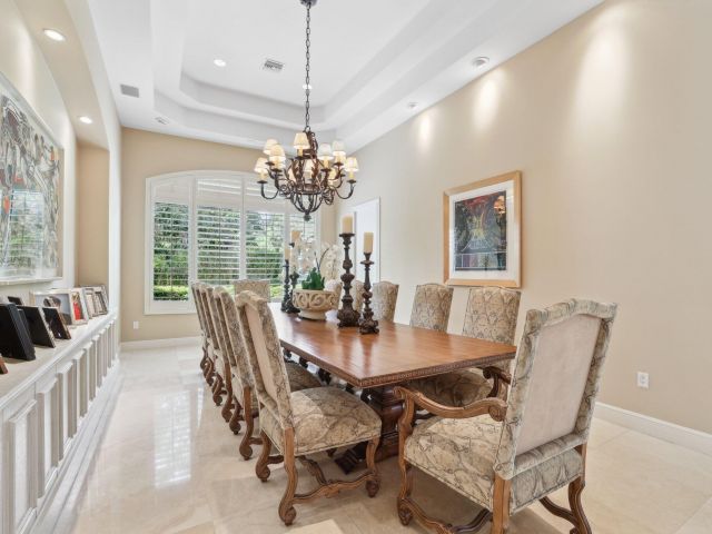 Продажа дома по адресу 18800 Long Lake Drive - фото 5942998