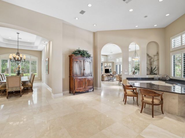 Продажа дома по адресу 18800 Long Lake Drive - фото 5943001