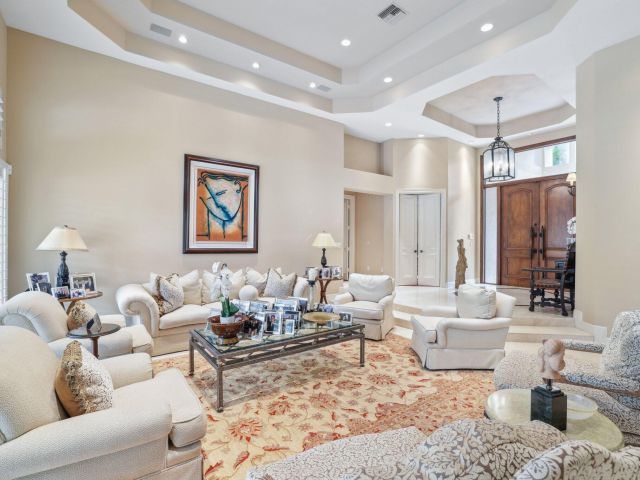 Продажа дома по адресу 18800 Long Lake Drive - фото 5943003