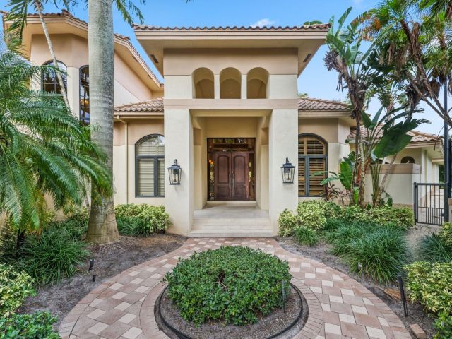 Продажа дома по адресу 18800 Long Lake Drive - фото 5943005