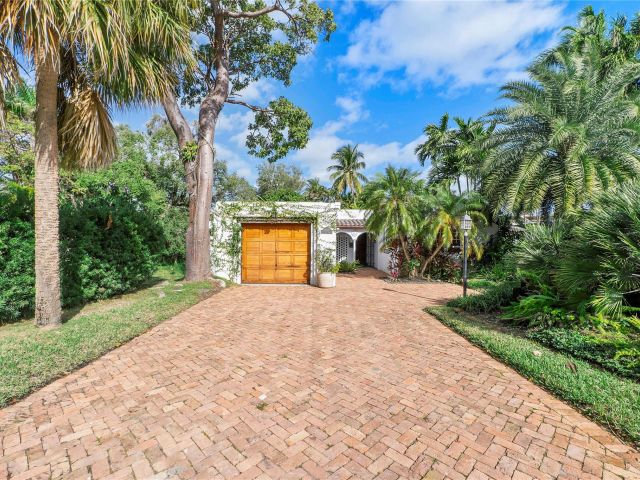 Продажа дома по адресу 1615 SE 4th St - фото 6242666