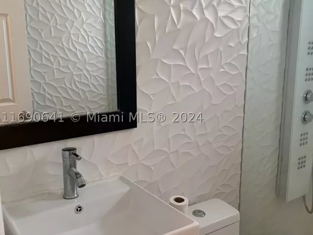 Продажа дома по адресу 310 191st Ter - фото 9339405
