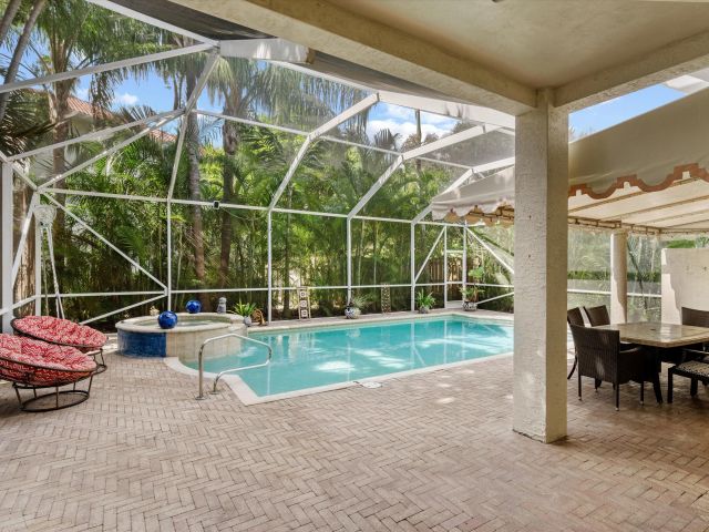 Продажа дома по адресу 3021 El Camino Real - фото 6760593